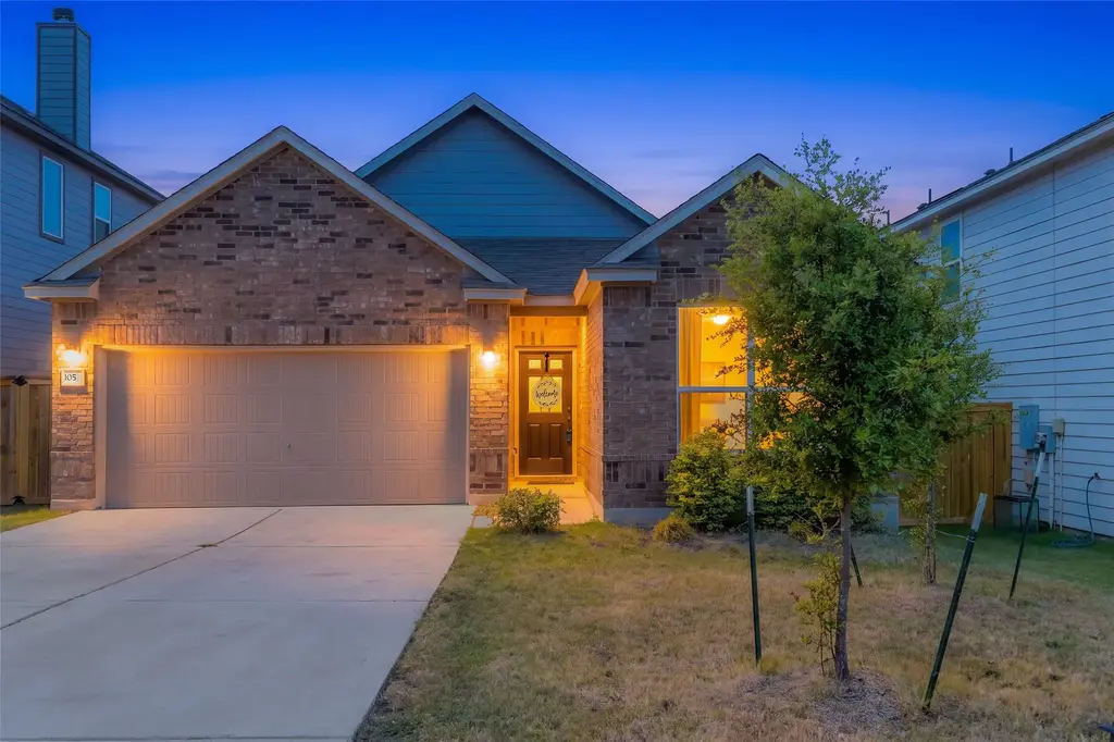 105 Colonel Mcnally Loop, Jarrell