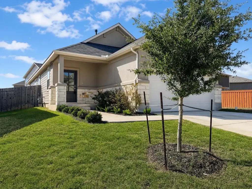 366 Papaya Drive, Buda