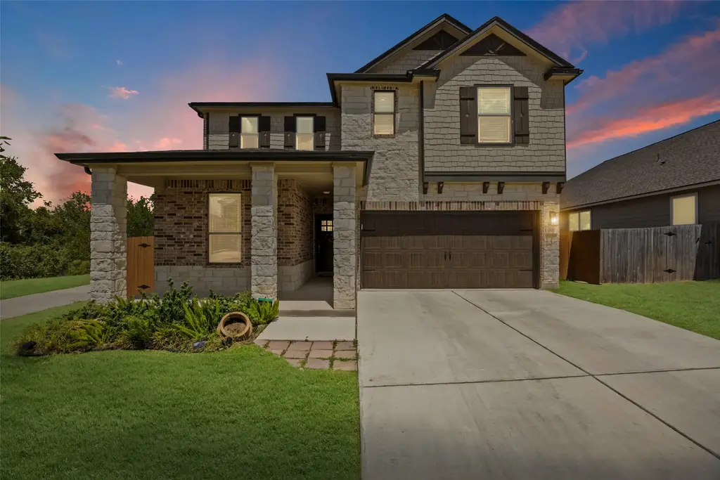 330 Linden Street, Bastrop