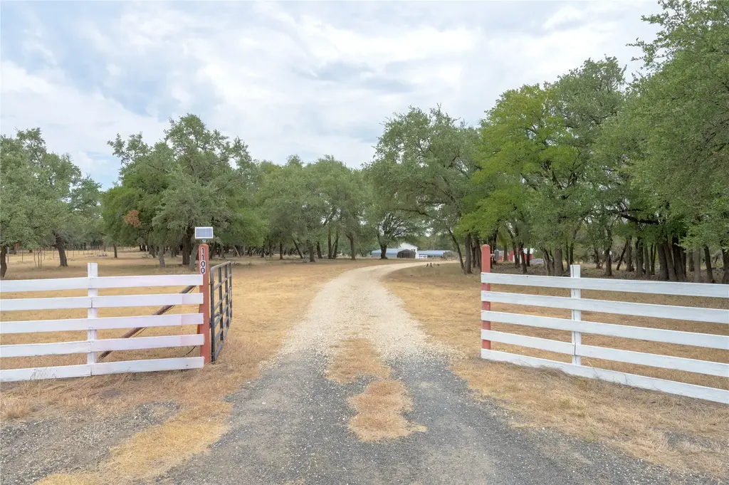 1100 Ramms Drive, Florence
