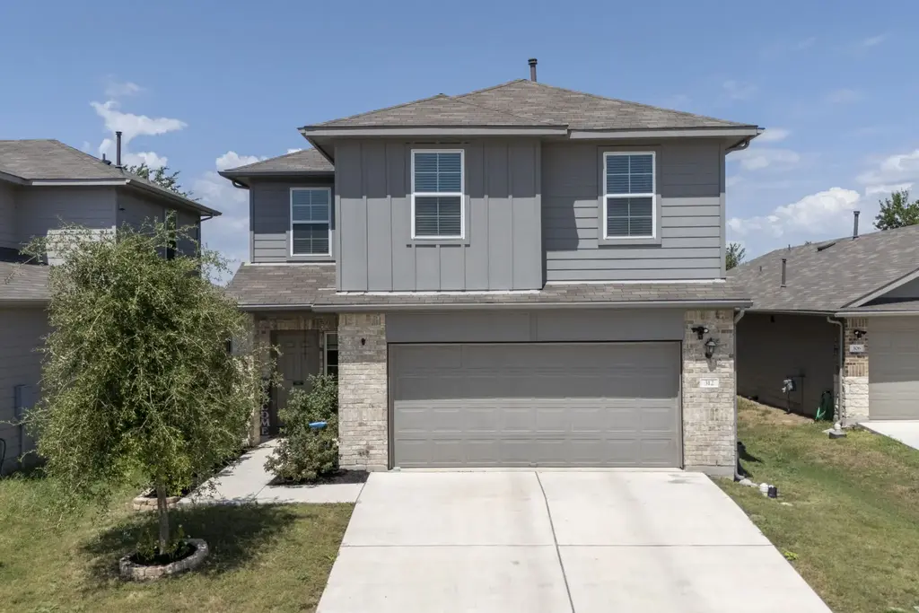 312 Sickle Loop, Kyle