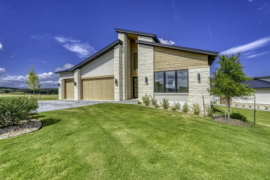 549 Mayapple Drive, Horseshoe Bay