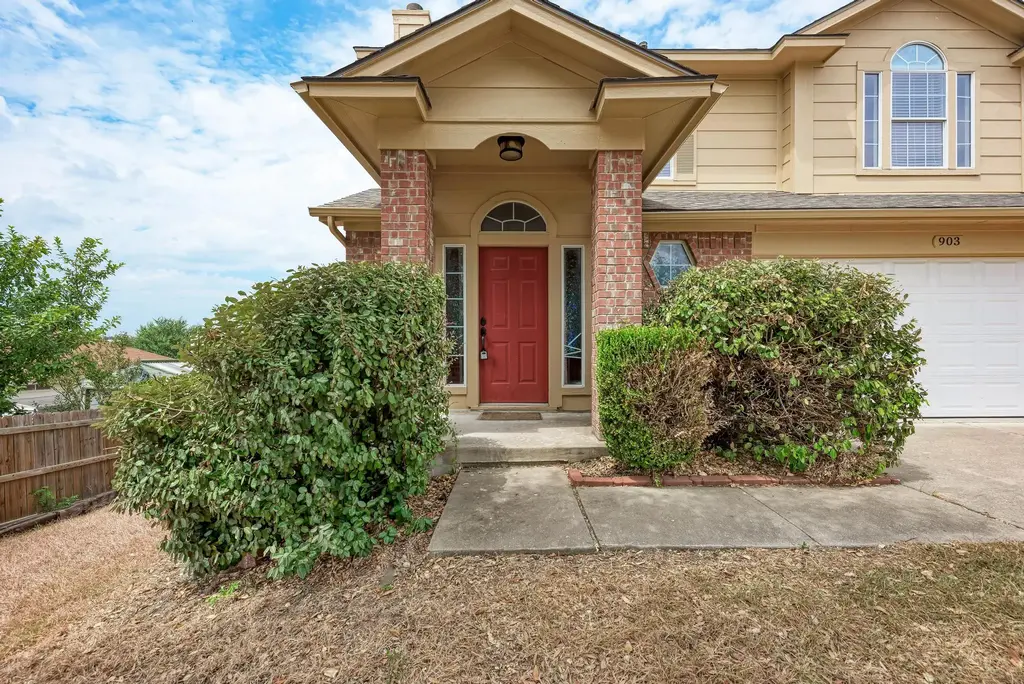 903 Estate Drive, Hutto