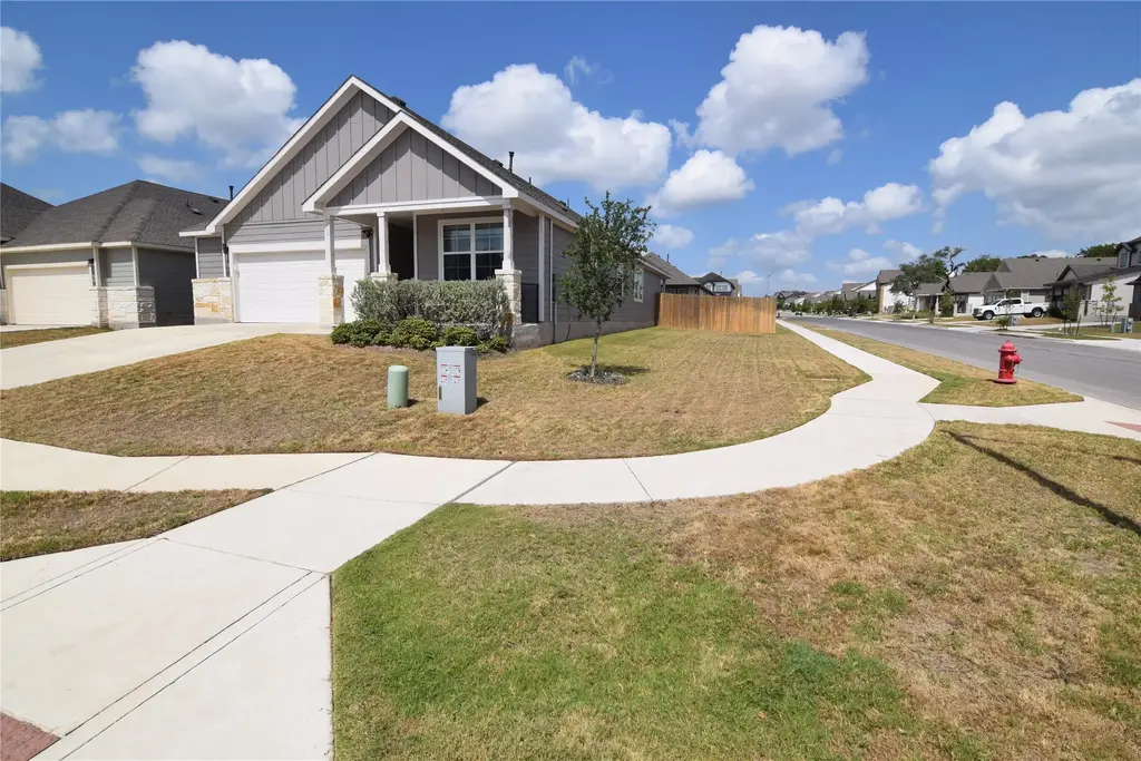 100 Corral Cove, Kyle