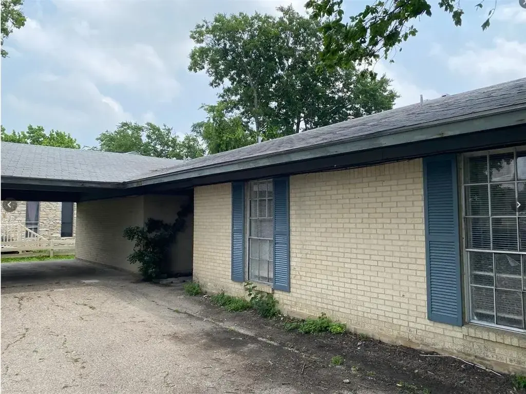 2015 Greenbrook Parkway B, Austin
