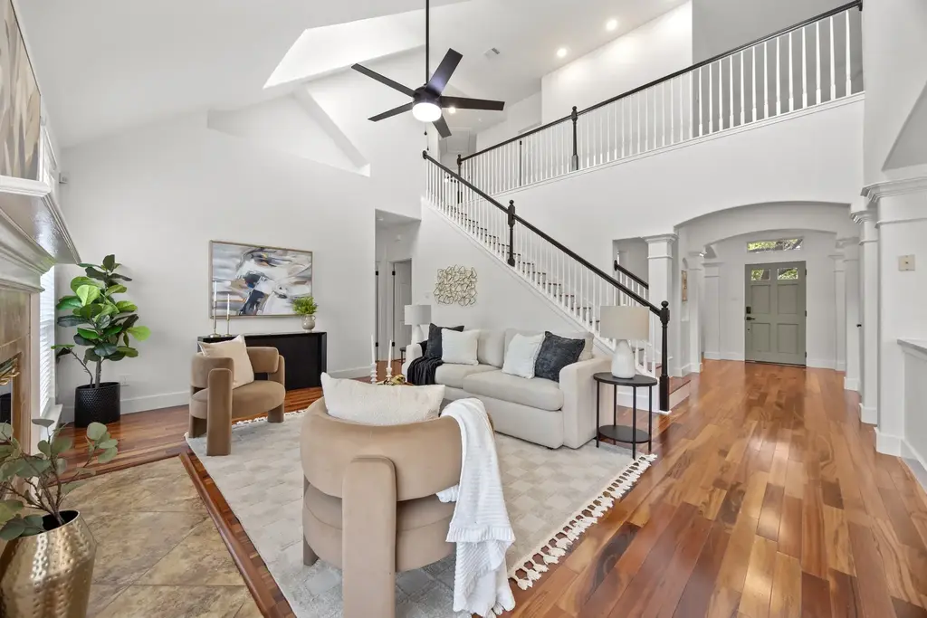 1245 Lacey Oak Loop, Round Rock