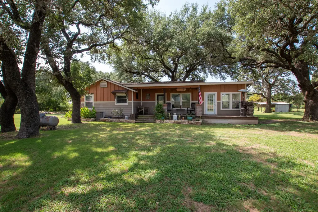 510 County Road 221, Tow