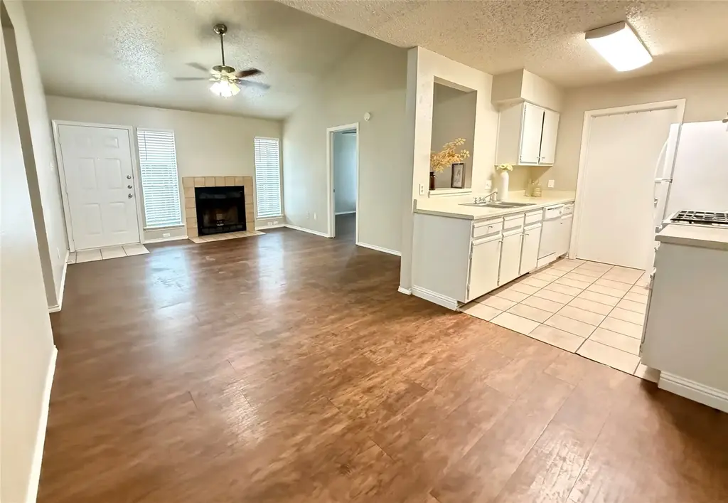 2024 Redwing Way, Round Rock
