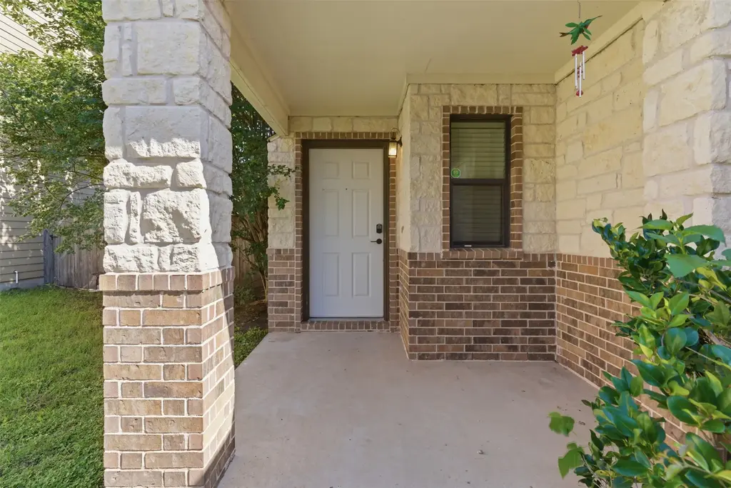 602 Yosemite Trail, Taylor