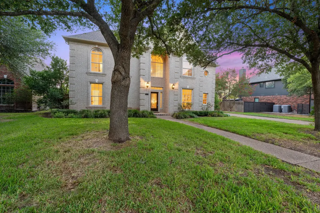 5204 Deerwood Court, Austin