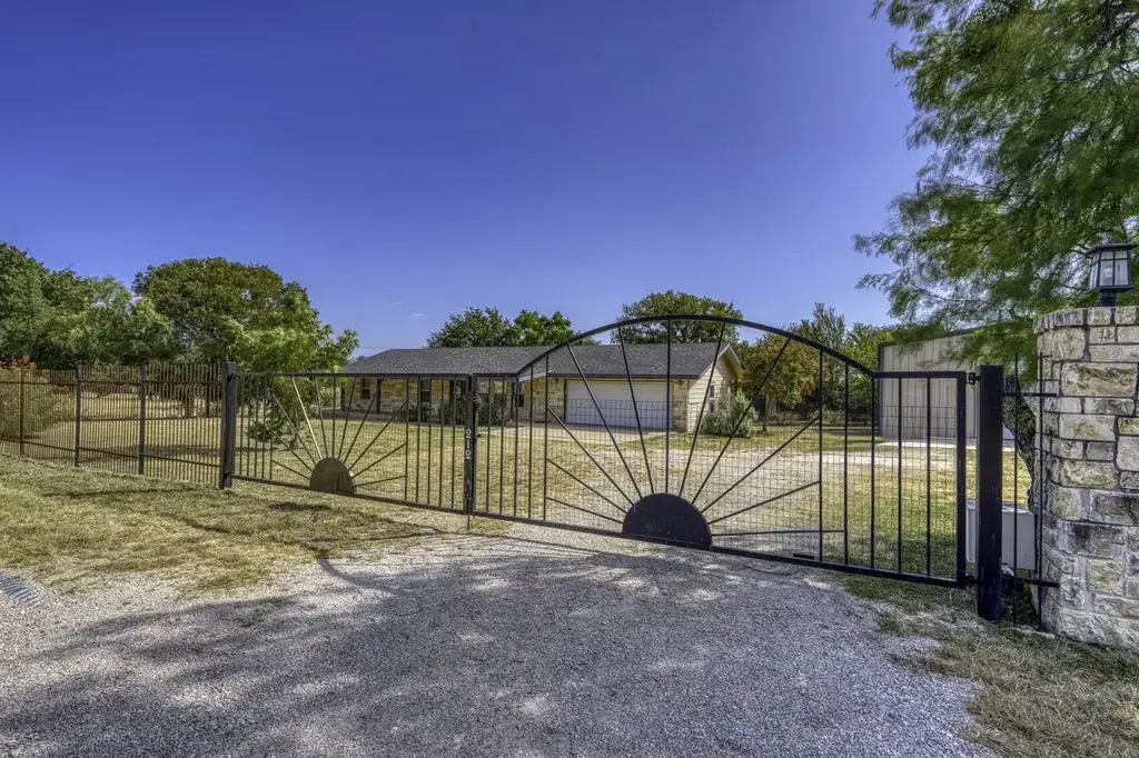 212 Deer Drive, Sunrise Beach