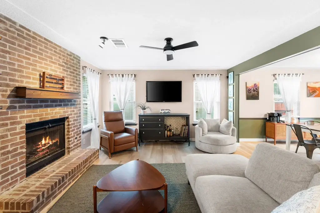 1701 Greenlawn Boulevard, Round Rock
