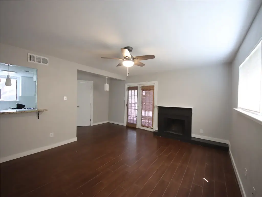 1600 West Avenue 21, Austin