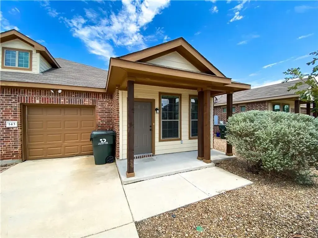 137 Creekside Villa Drive, Kyle