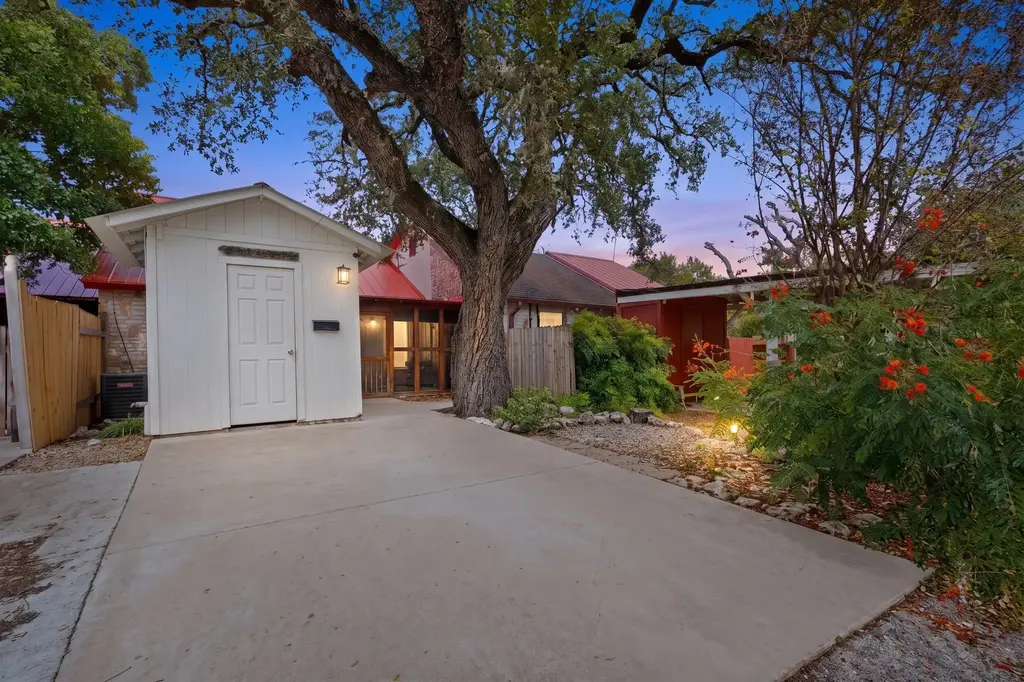 84 Shady Bluff Drive, Wimberley