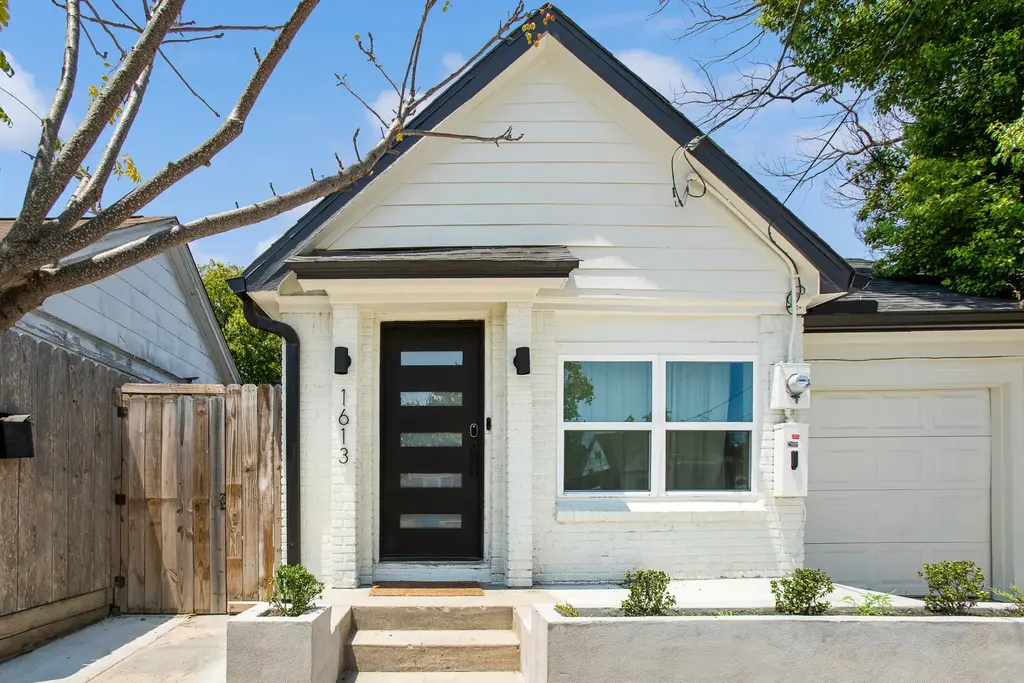 1613 N Cesar Chavez Boulevard, Houston