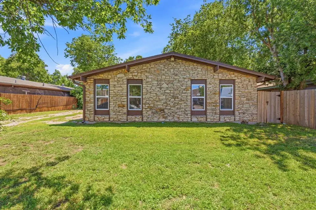 1911 Hearthside Drive A, Austin