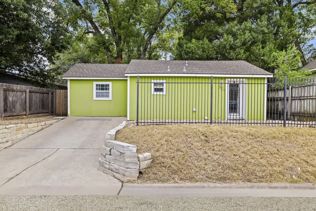 75 Pedernales Street, Austin