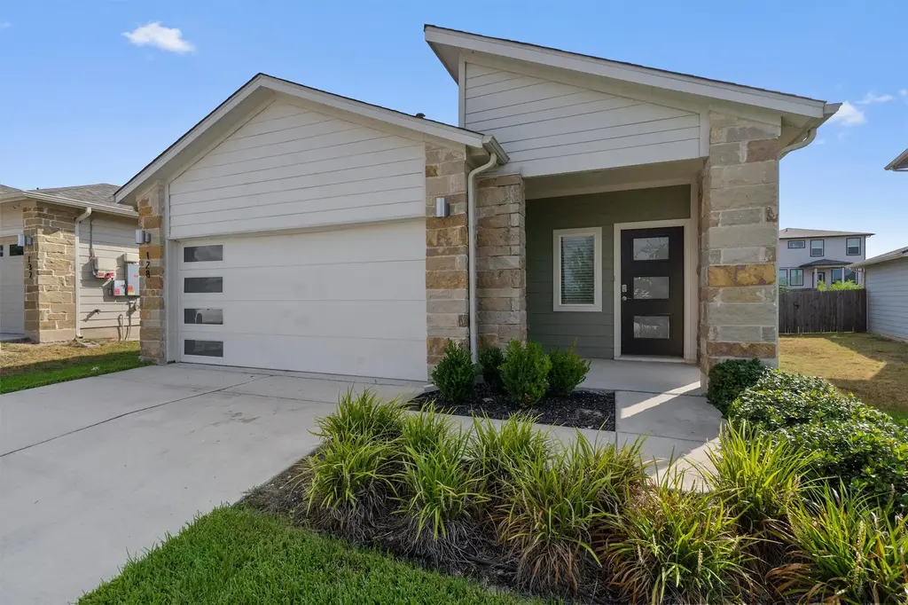 128 Scarborough Way, San Marcos