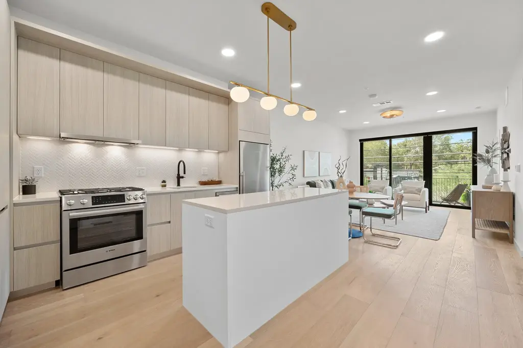 2209 S 1st Street 216, Austin