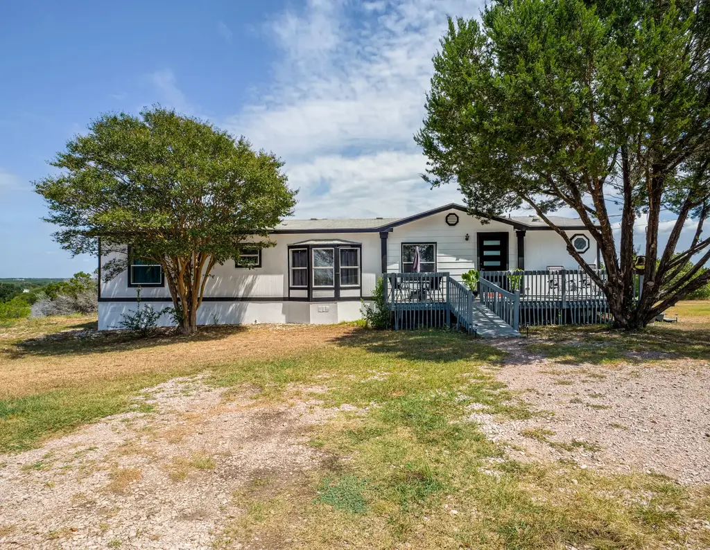 327 County Road 332, Bertram