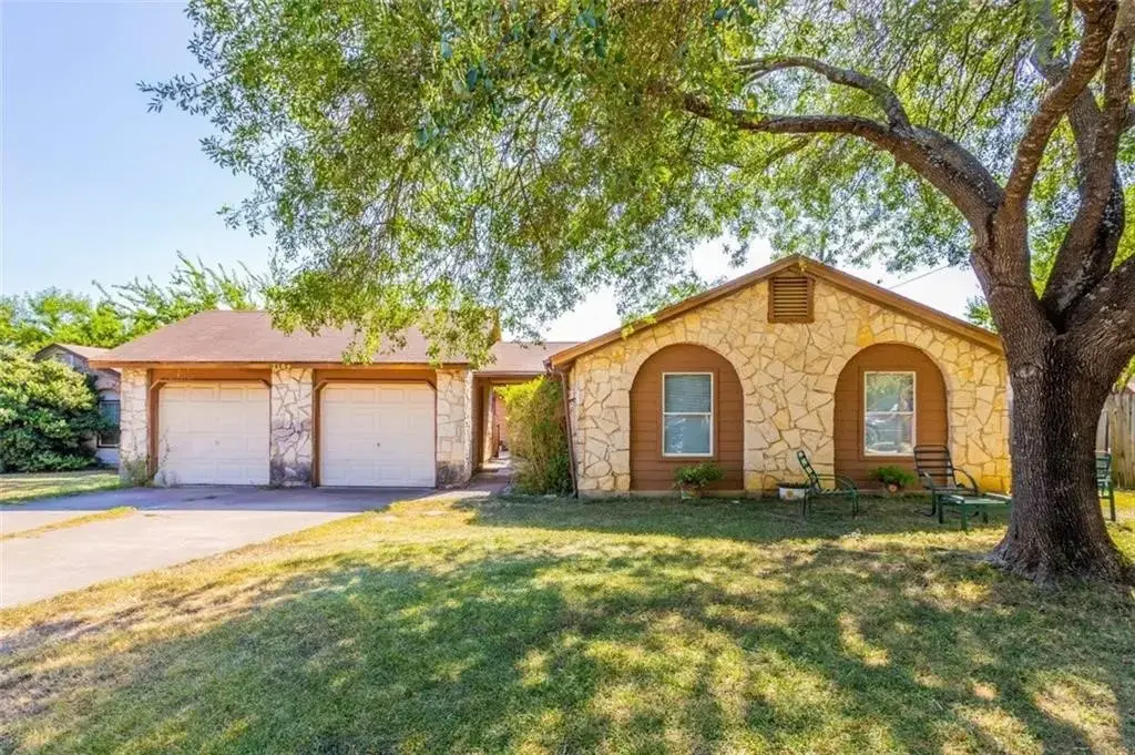2104 Old West Place, Round Rock