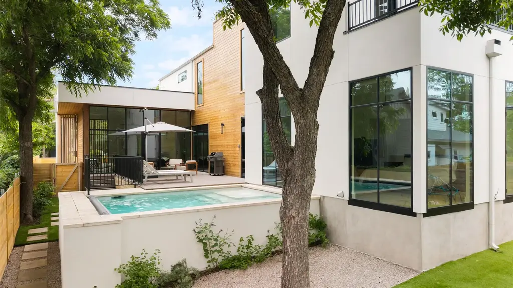404 Krebs Lane, Austin