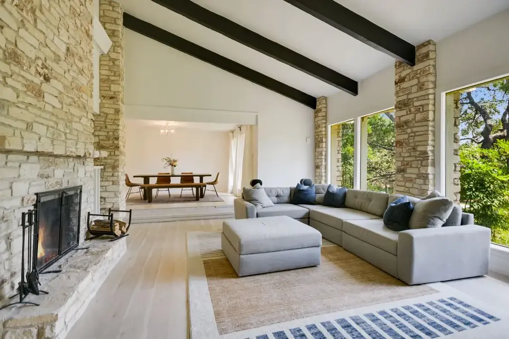 2412 Deer Pass, Austin