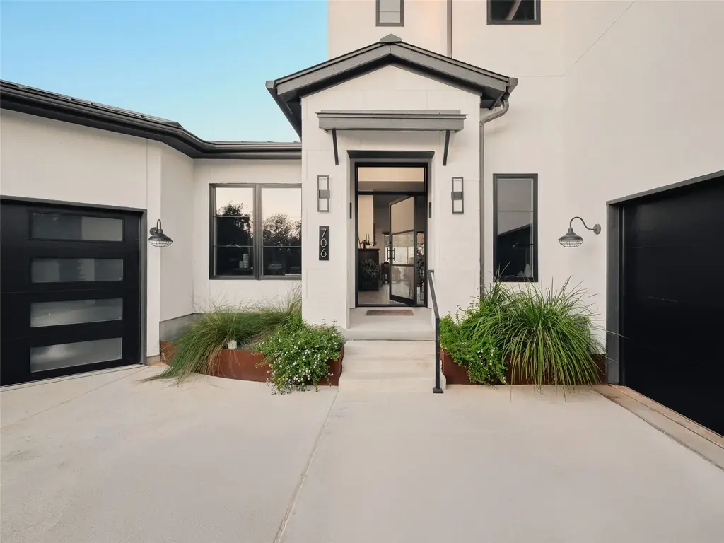 706 Crestone Stream Drive, Austin
