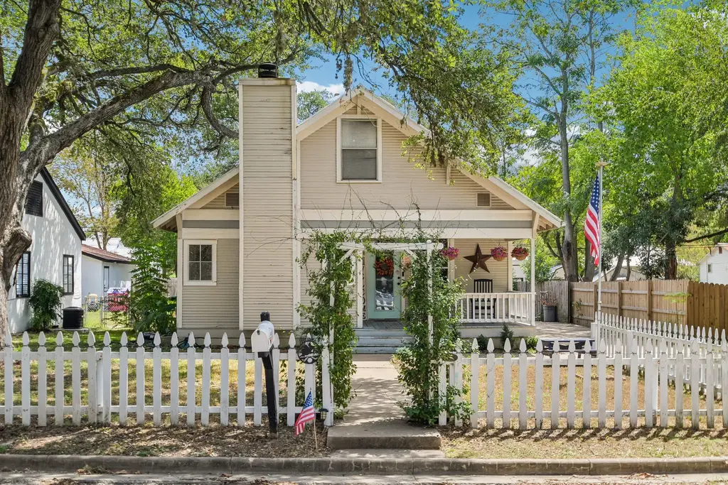 802 Hudgins Street, Smithville
