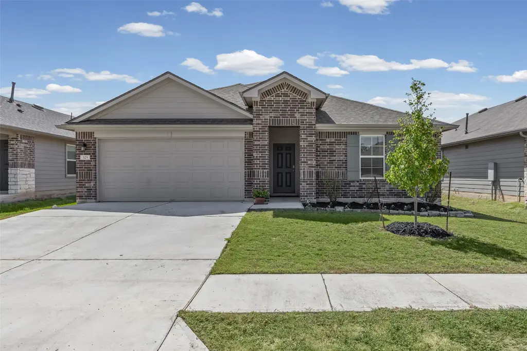 325 Granary Drive, Uhland