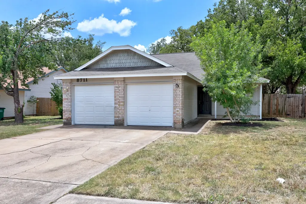 8711 Pineridge Drive, Austin