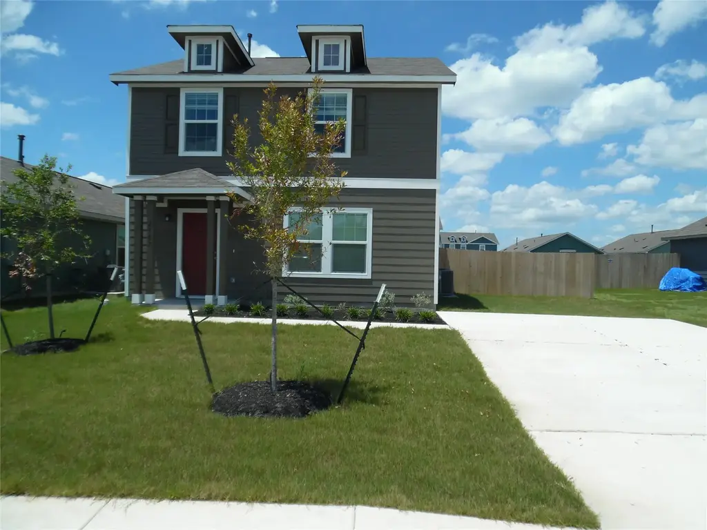 2307 Tornado Alley, Lockhart