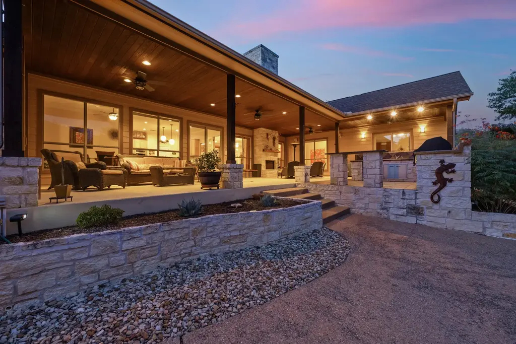 20204 Auger Cove, Spicewood