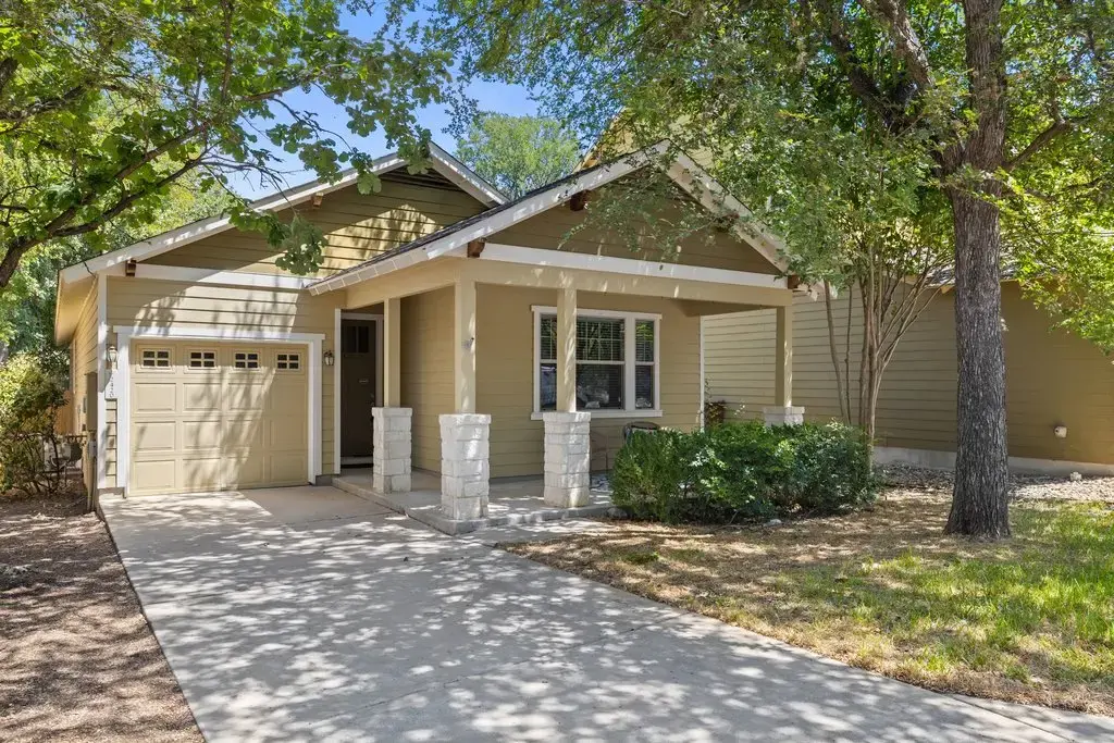 2420 Amur Drive, Austin