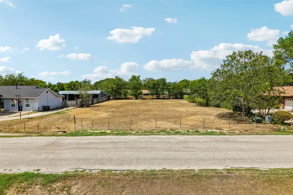108 Sequoyah Street, Buda