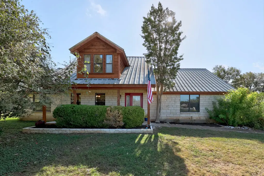 301 Oak Forest Cove, Buda