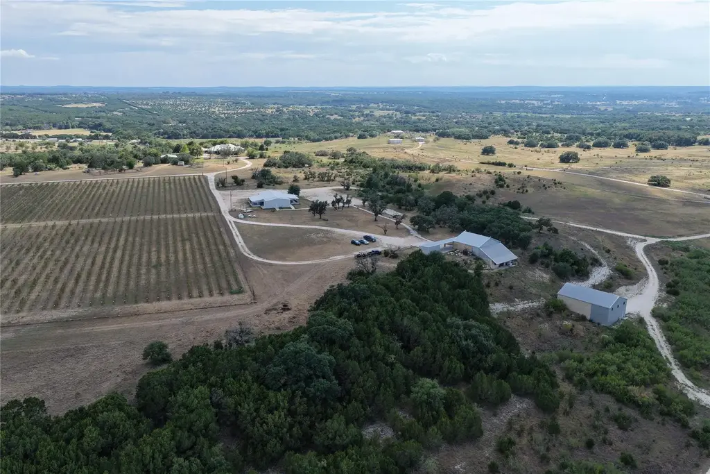 518 County Road 1403 Center, Lometa