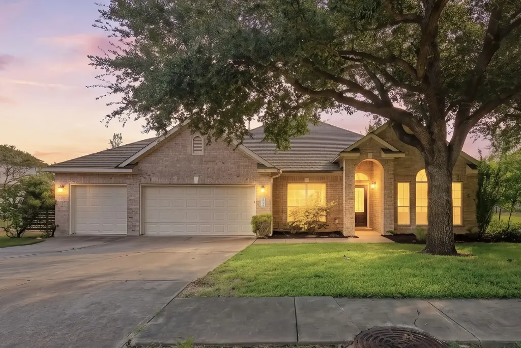 2813 Winding Shore Lane, Pflugerville