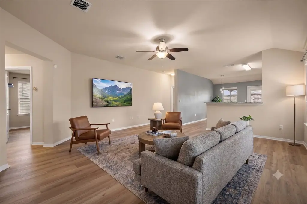 12105 Jamie Drive, Manor