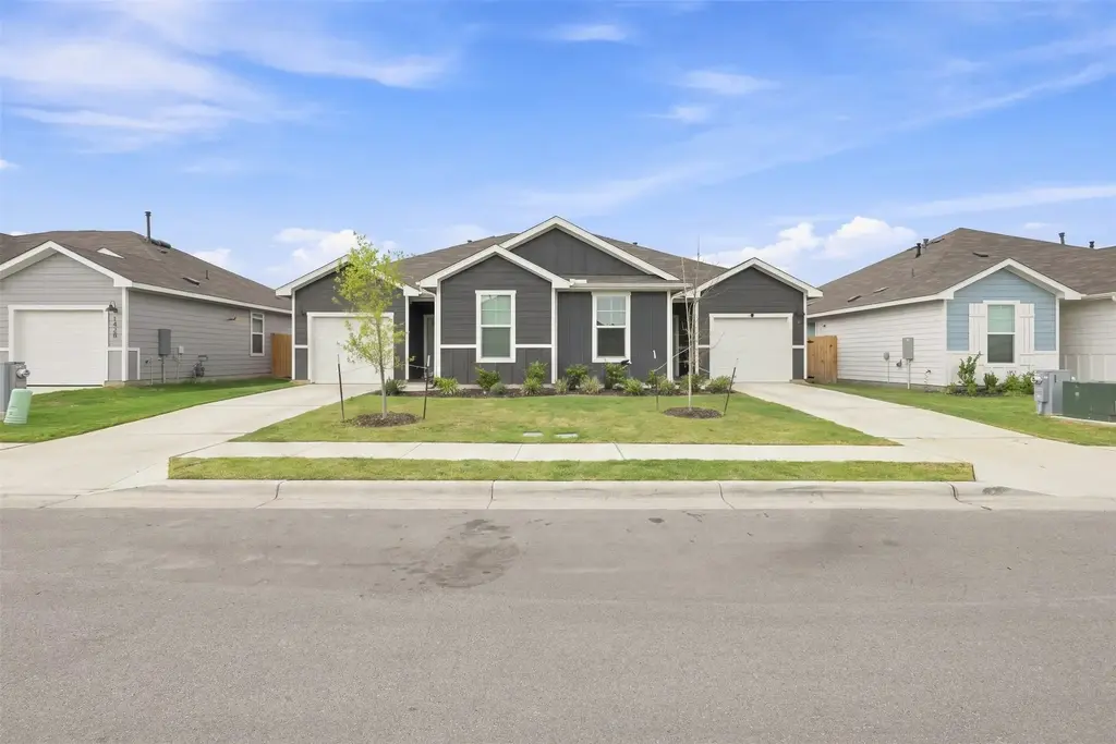 130-b Harrison Crossing, Uhland
