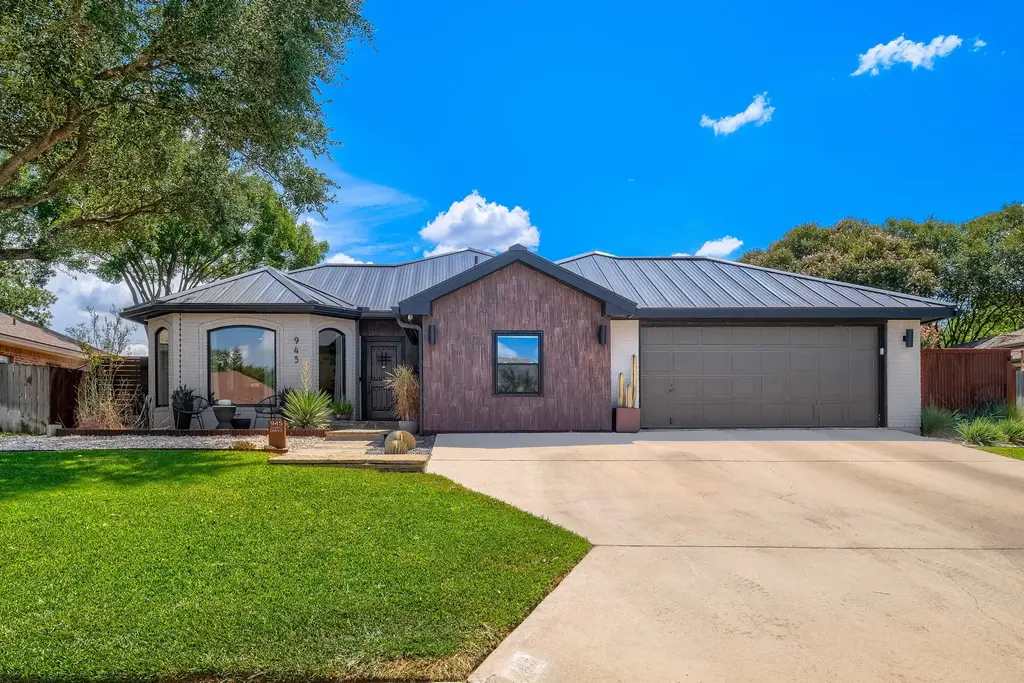 945 Queens Drive, New Braunfels