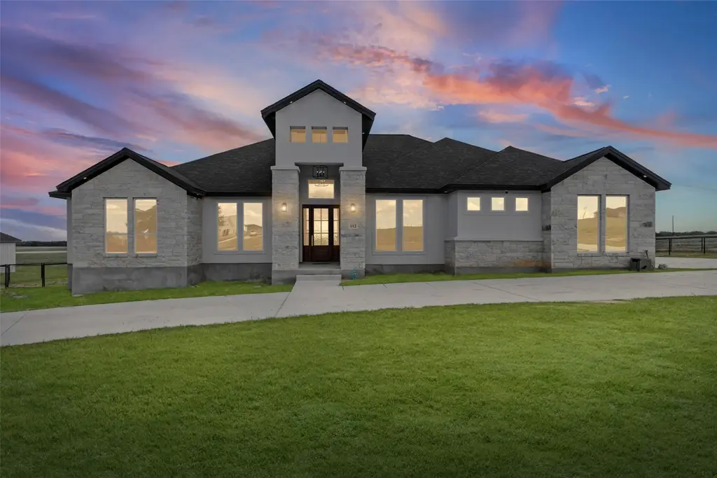 112 Pioneer Drive, La Vernia