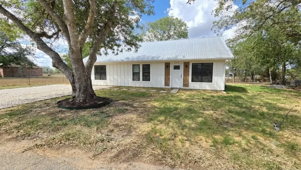 316 W 8th Street, Flatonia