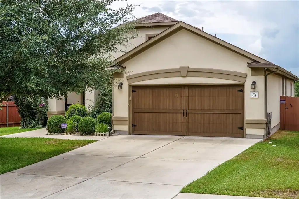 413 Kissing Oak Drive, Austin