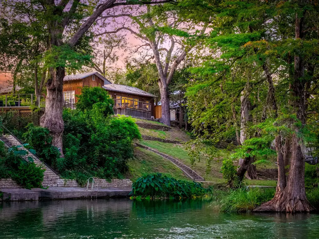 2221 Gruene Rd Road, New Braunfels