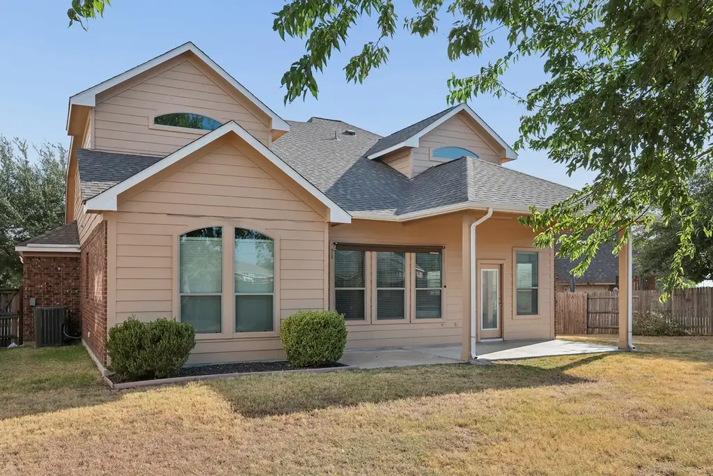 2454 Santa Barbara Loop, Round Rock