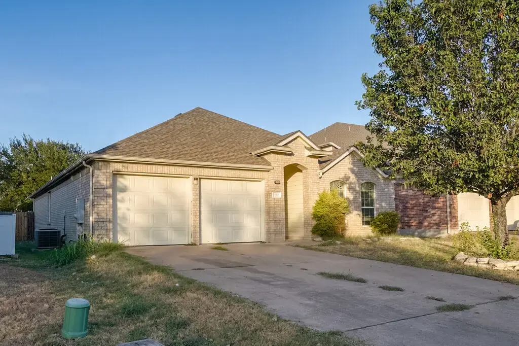 240 King Elder Lane, Leander
