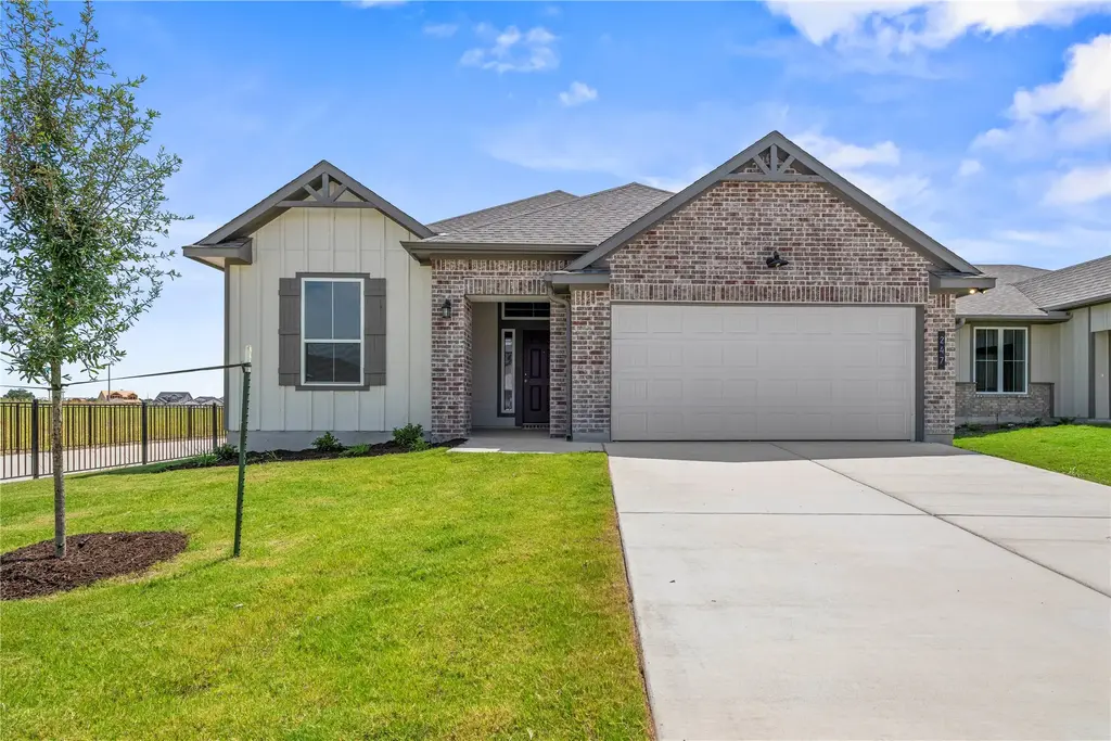 247 Gus Loop, Georgetown