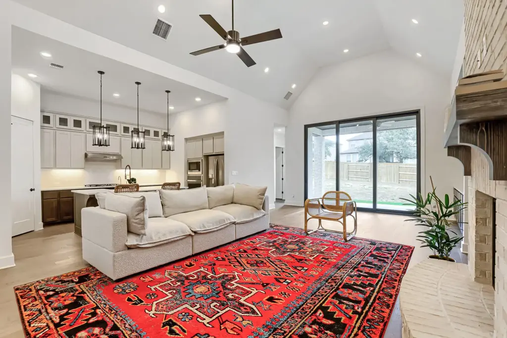 404 Jackson River Loop, Kyle
